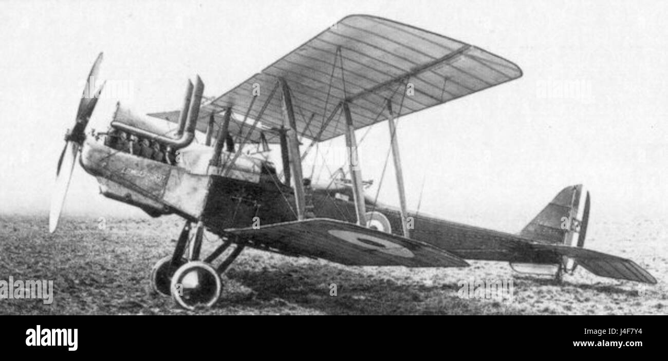 Le Royal Aircraft Factory RE8 était un avion de reconnaissance biplace britannique utilisé pendant la première Guerre mondiale. Il était principalement utilisé pour des missions de repérage d'artillerie et de reconnaissance sur le front occidental. Banque D'Images