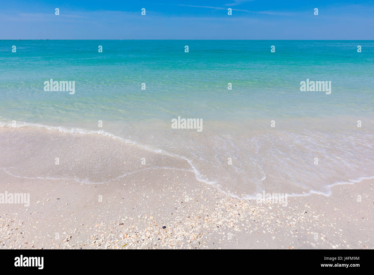 Plage avec claire calme eau aqua marine du golfe du Mexique à partir de Gasparilla Island en Floride Banque D'Images