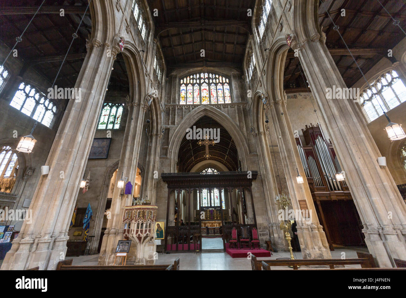Nef de l'intérieur et le plafond de St Jean Baptiste l'église paroissiale, Cirencester, Gloucestershire, Angleterre Banque D'Images
