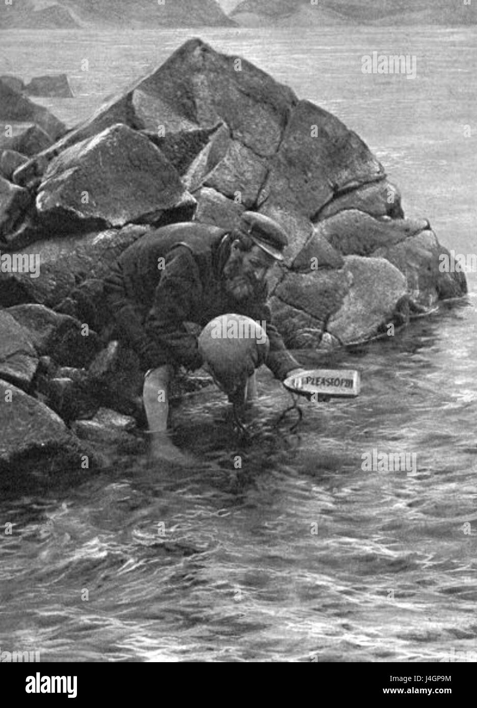 Le St Kilda Mailboat est un service de ferry qui livre le courrier et les fournitures aux îles éloignées au large des côtes écossaises. Le service est essentiel pour les communautés isolées de St Kilda, fournissant des connexions vitales avec le continent. Banque D'Images
