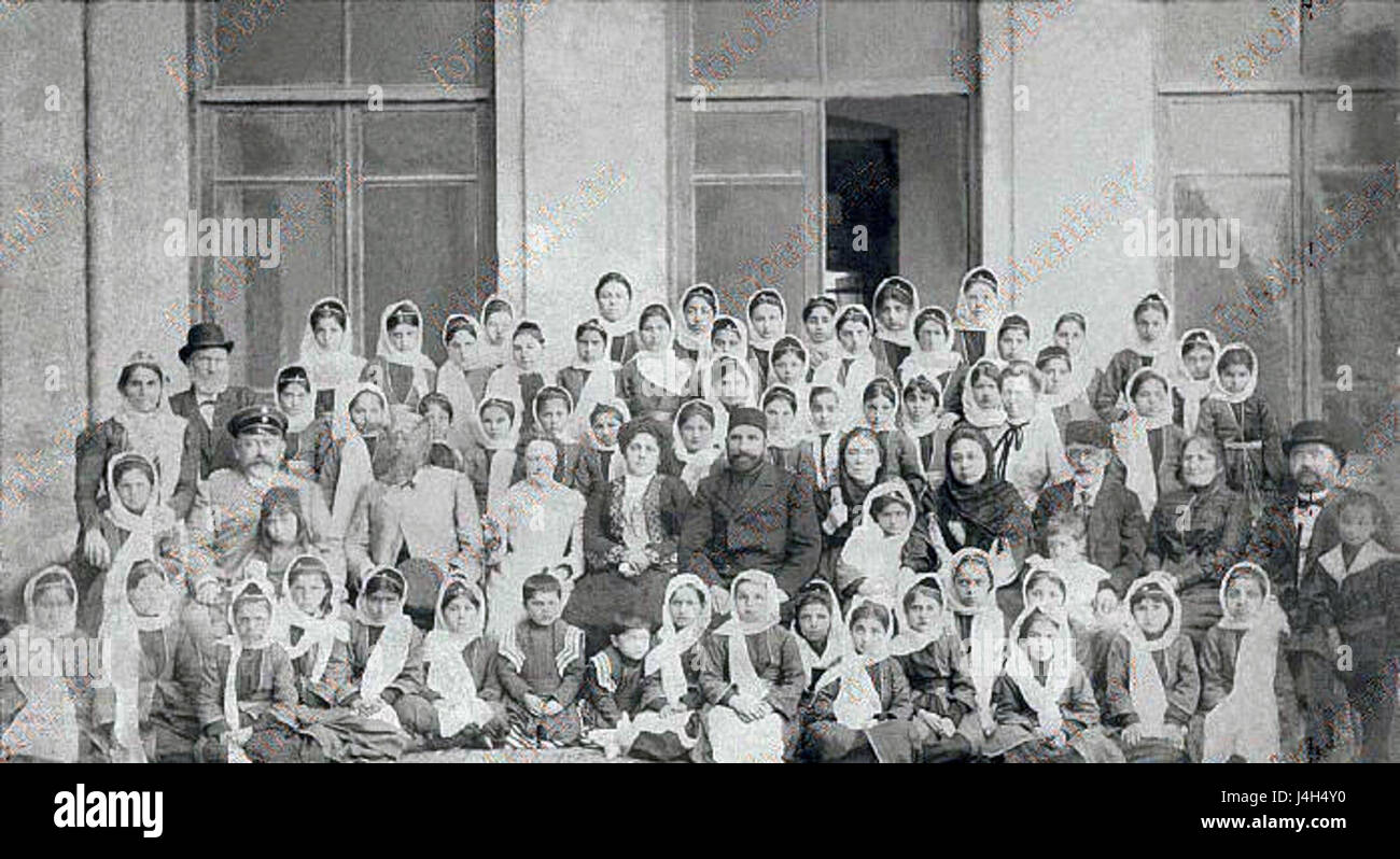 Tagiyev avec des écolières musulmanes première école de filles Banque D'Images