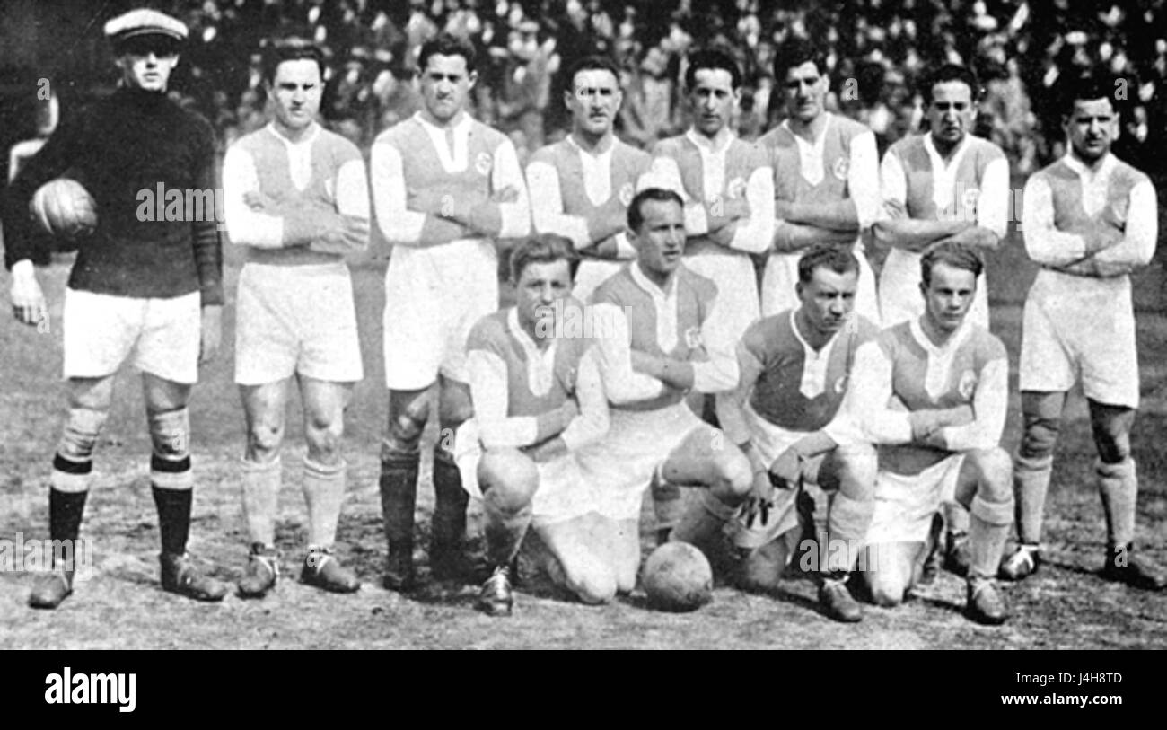 TeamatPolo représente une représentation spécifique ou thématique du polo en tant que sport, reflétant peut-être la tradition de la haute société du polo, en se concentrant sur le jeu d'équipe et les compétences équestres. Banque D'Images