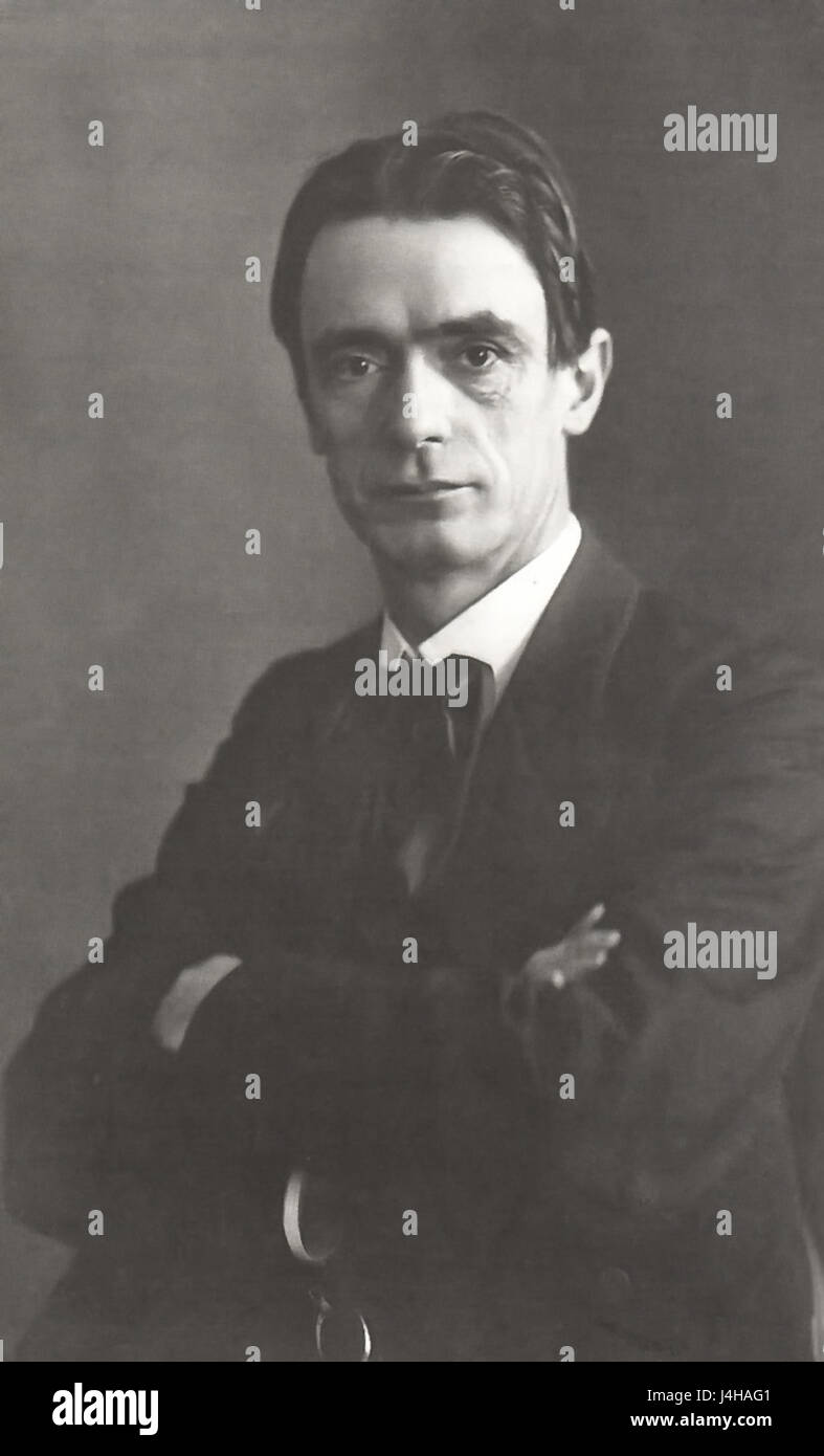 'Steiner um 1905' fait référence à une photographie ou portrait de Rudolf Steiner, philosophe réputé, scientifique spirituel et fondateur de l'anthroposophie, pris autour de l'an 1905. Banque D'Images