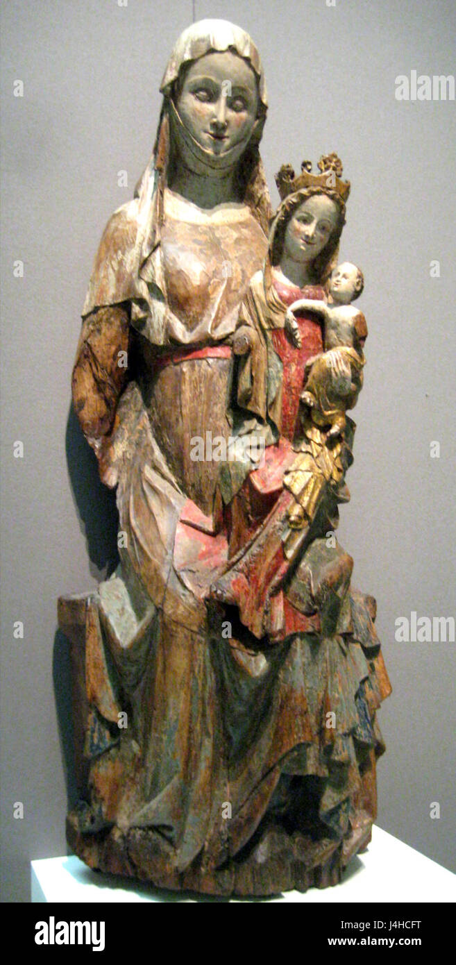 Cette œuvre du XIIIe siècle représente Sainte Anne avec Marie et enfant, qui fait partie de la collection de Mikhaïl Perchenko. La pièce illustre l'iconographie chrétienne primitive et l'art religieux de la période médiévale. Banque D'Images