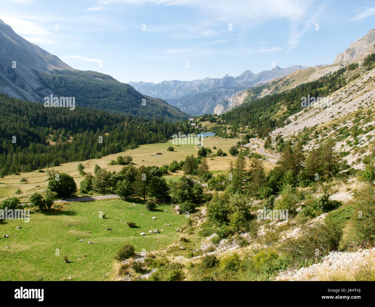 Col de la Cayolle, France : col et les montagnes environnantes Banque D'Images