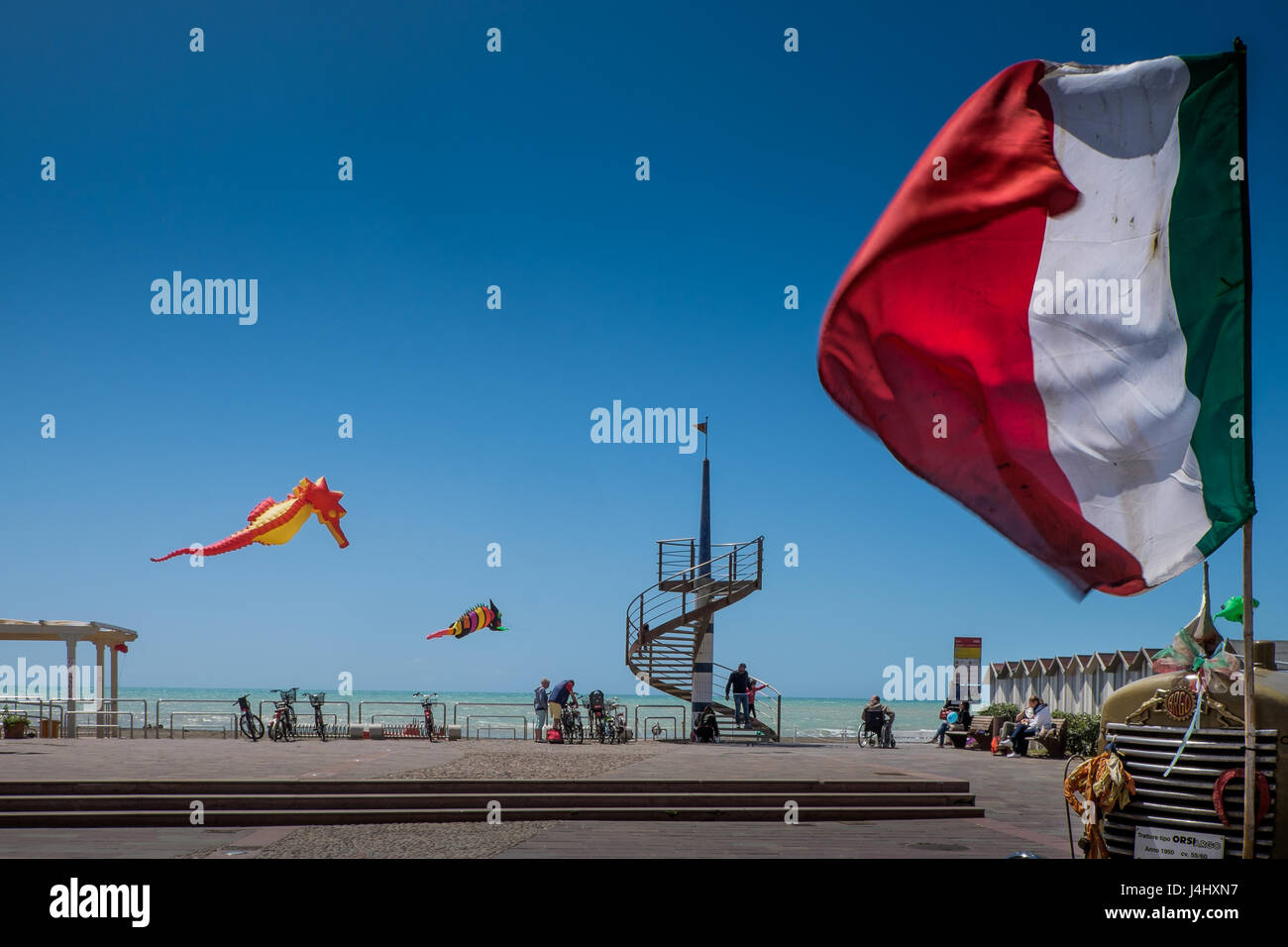 MARINA di Cecina, ITALIE - 07 mai, 2017 : Largo Cairoli pendant la Festival du cerf-volant et les fleurs Banque D'Images