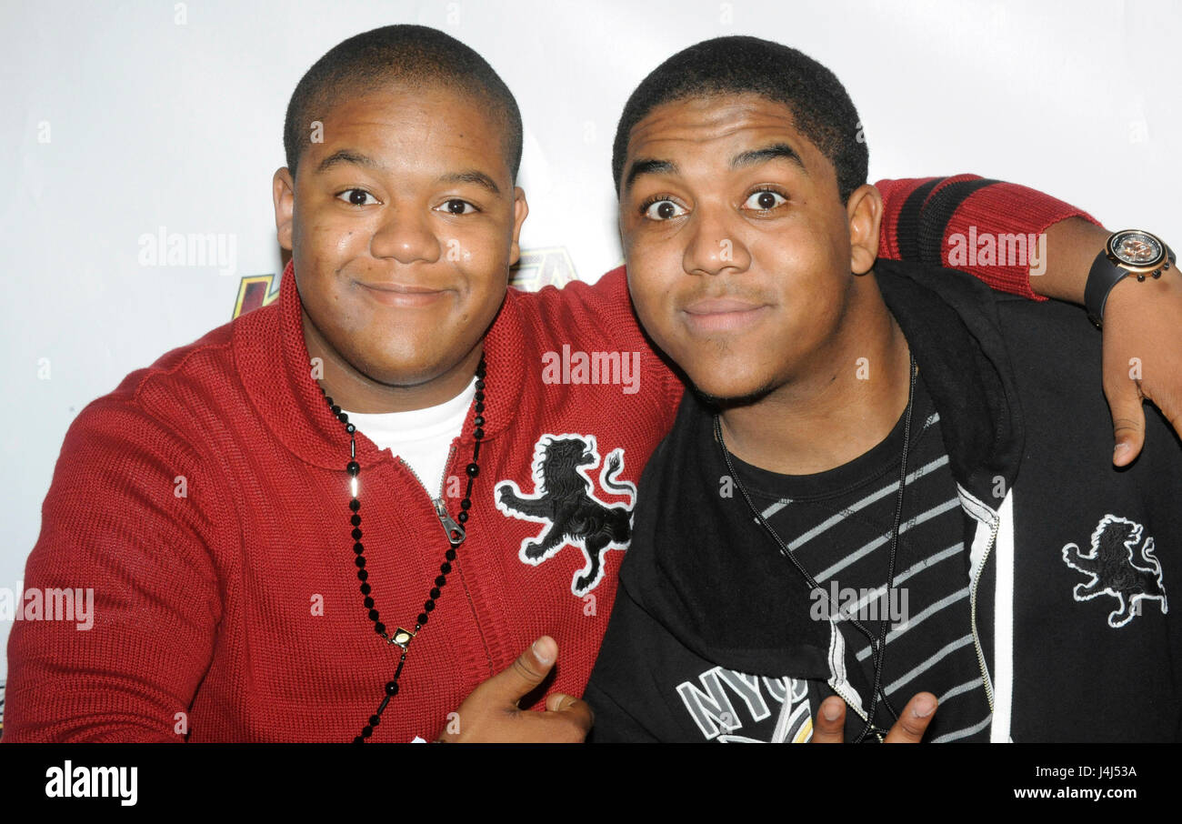 Chris & Massey Kyle Massey arrivent à 102.7 KIIS FM's Jingle Ball 2010 Nokia Theater à Los Angeles. Vivre le 5 décembre 2010 à Los Angeles, Californie. Banque D'Images