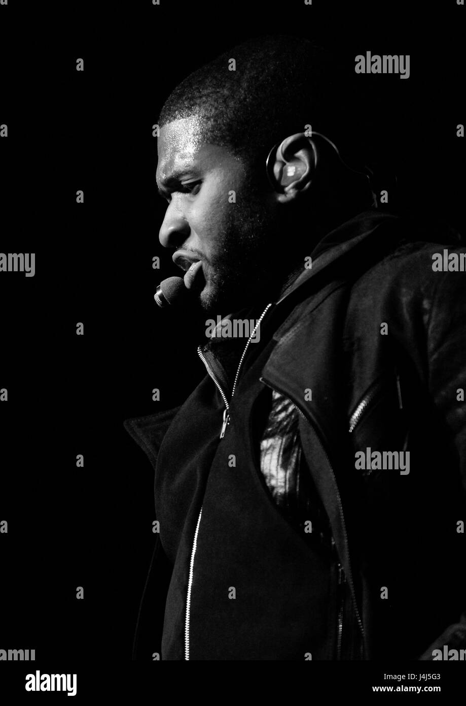 Usher se produit à la radio KIIS FM Wango Tango 2010 au Staples Center le 15 mai 2010 à Los Angeles, Californie. Banque D'Images