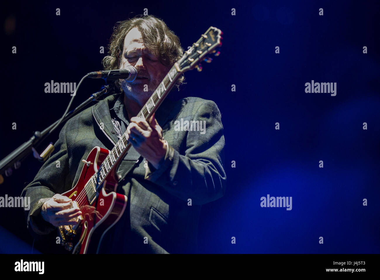 John Bell, chanteur de panique généralisée en prestation au 2017 Beale Street Music Festival à Tom Lee Park à Memphis, au Tennessee, le 5 mai 2017. Banque D'Images
