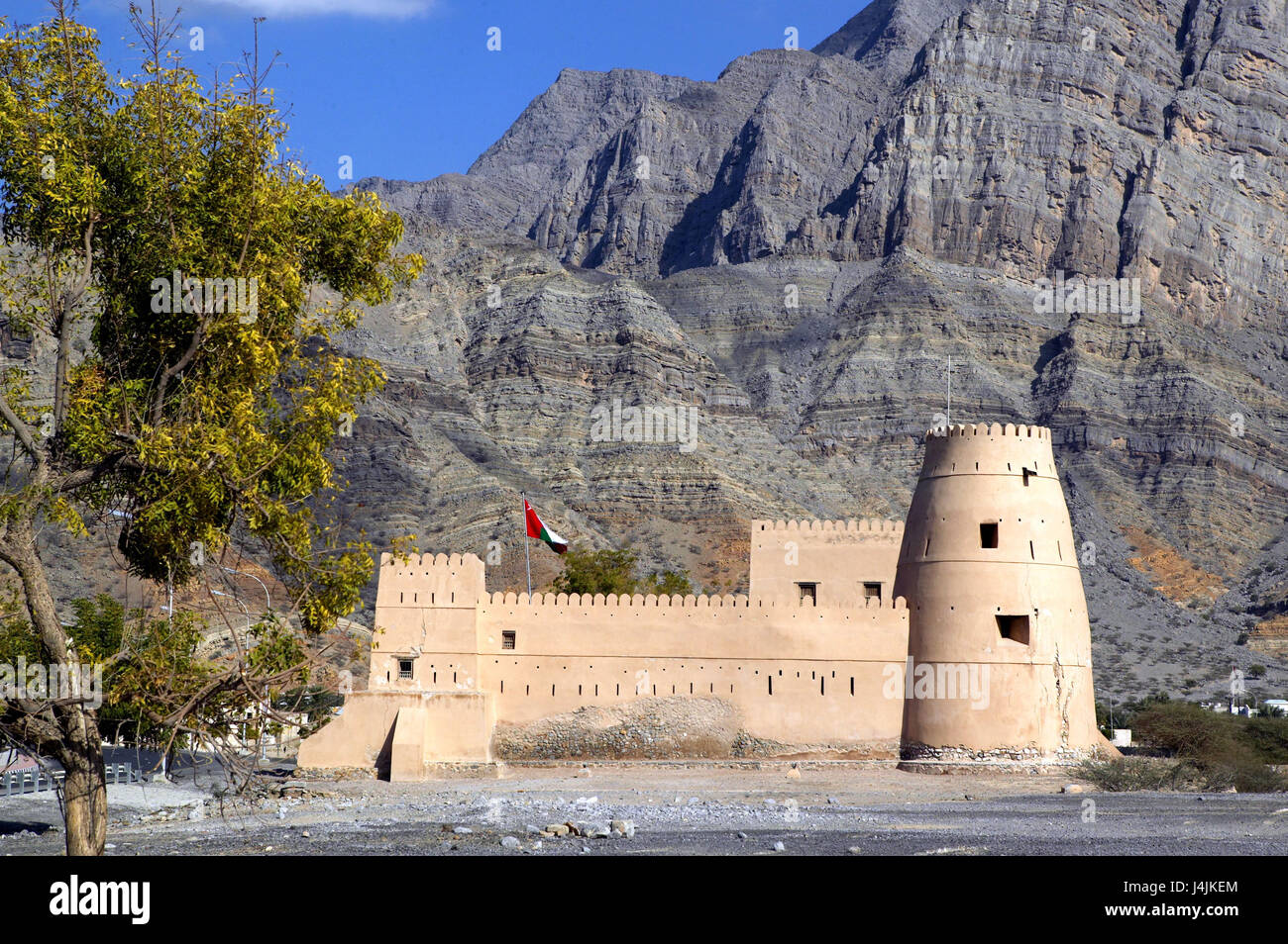 Oman, Musandam, Al-Khasab, fort péninsule arabique, au Moyen-Orient, sultanat d'Oman, péninsule de Musandam, Haja montagnes, montagnes, d'un bâtiment, construction de style architectural, mucky mucky, méthode de construction, l'architecture, la destination, le lieu d'intérêts, du tourisme Banque D'Images