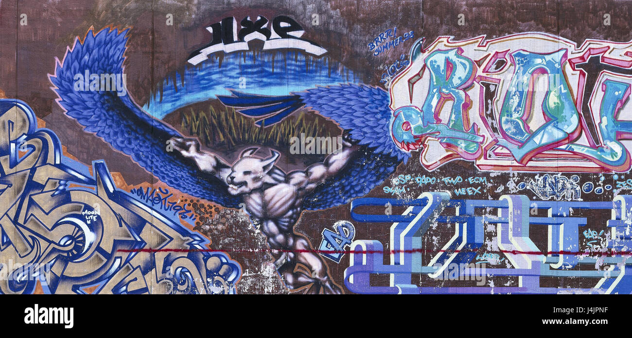 Plus mal, graffiti wall, mur, aérosols, pulvérisé sur, couleurs, griffonner, frottis, les dommages intentionnels à la propriété, le vandalisme, l'art, peinture, artistiquement Banque D'Images