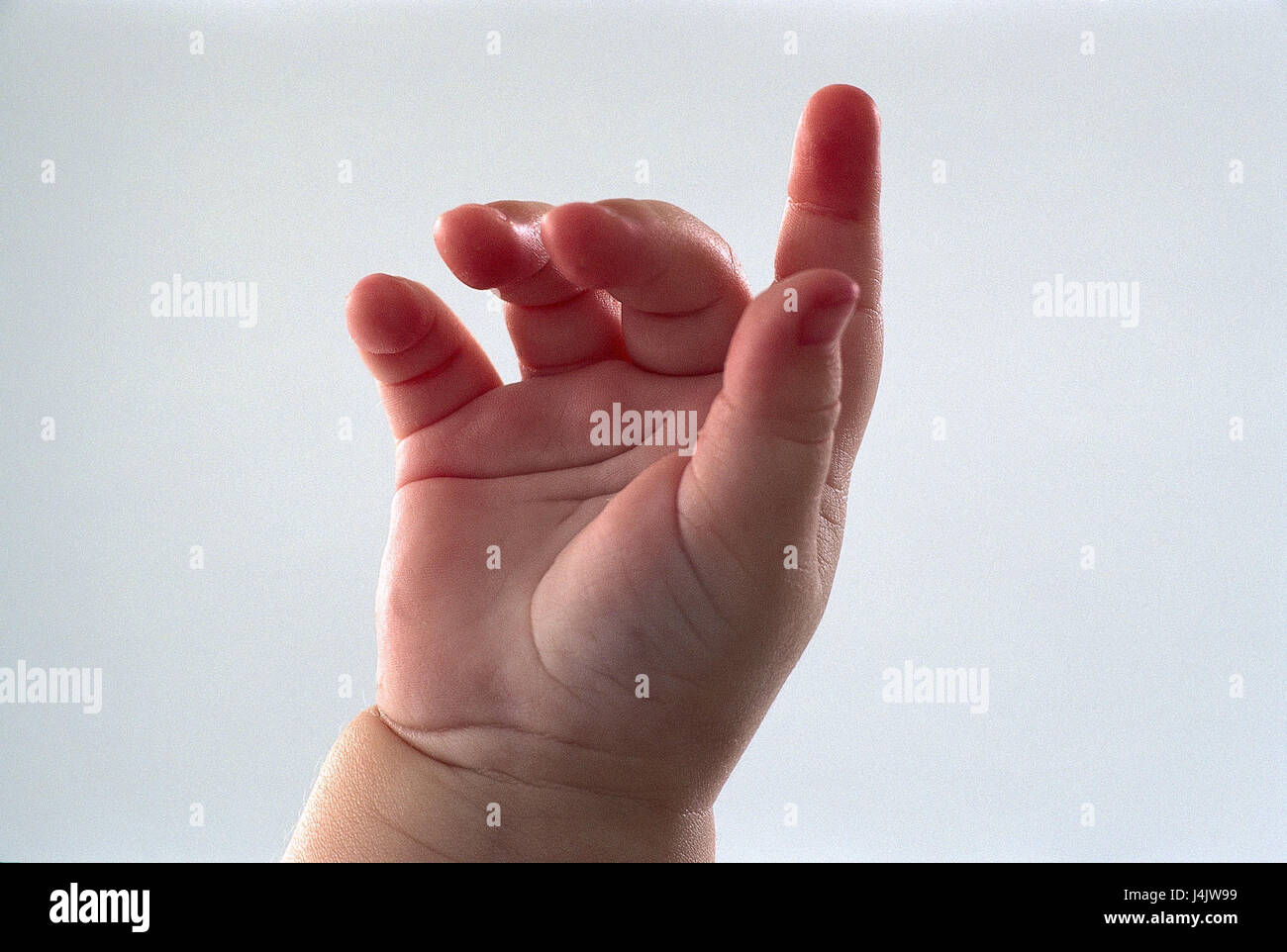 La main de bébé très étroitement, studio, bébé, nourrisson, détail, la  main, petit, doucement, les membres, les doigts, les index, les doigts de  bébé, s'étirer, se rendre Photo Stock - Alamy