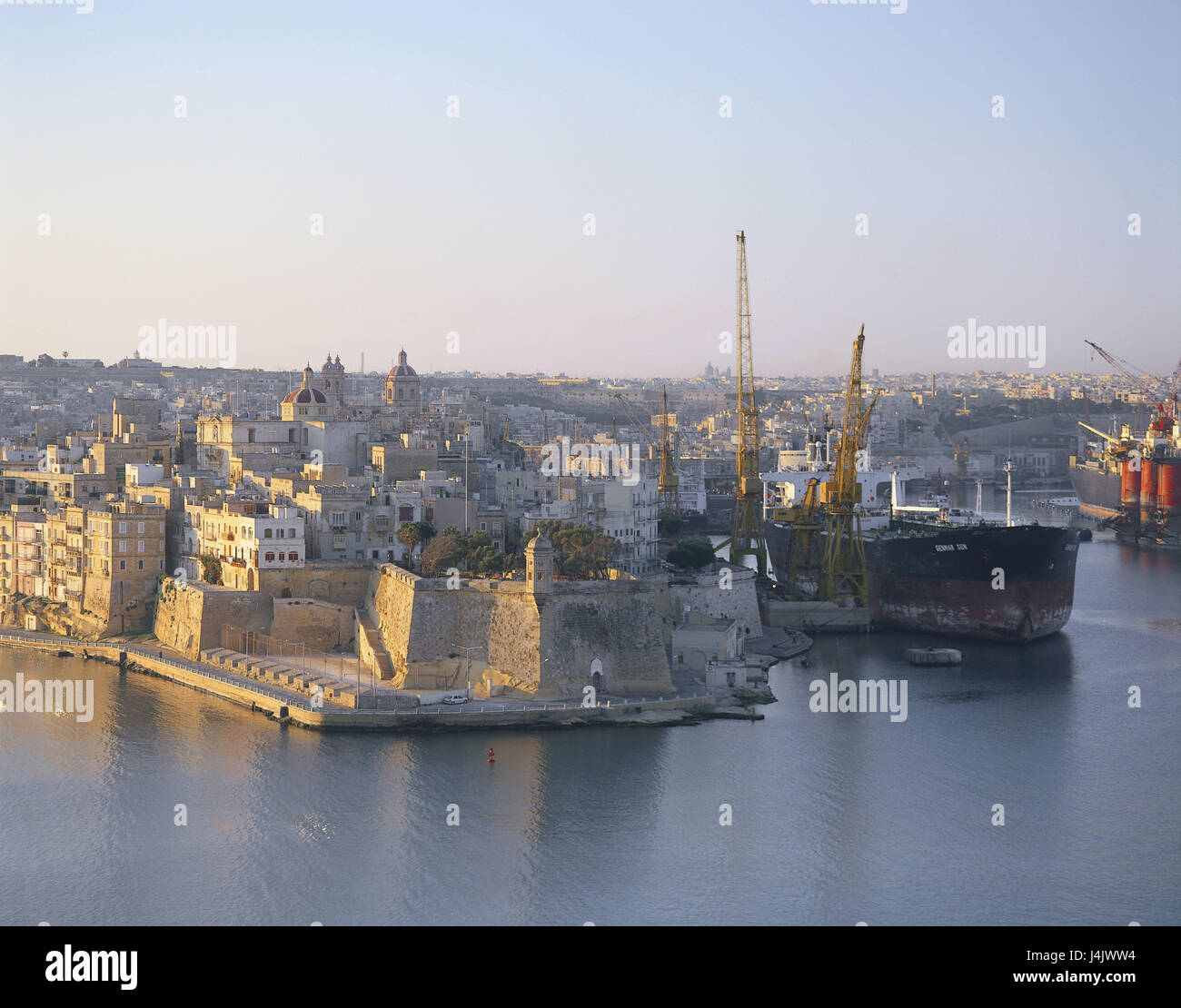 Malte, La Valette, le port du fret, Cottonera, voir l'état d'île, l'île, la mer Méditerranée, la ville, la terre langue Senglea, port, bateaux de transport, navires, transports, Fret, logistique, cales sèches, de Malte, de cour dock cale sèche, Banque D'Images