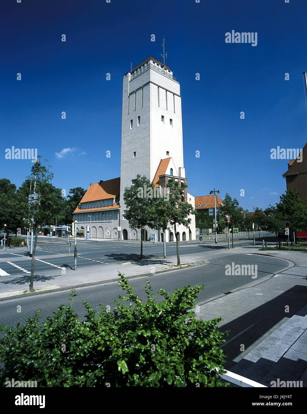 Allemagne, Basse-Saxe, Delmenhorst, Vue sur Ville, tour de l'eau, de l'hôtel de ville Oldenburg pays, la ville, le paysage urbain, bâtiment, tour, Jugendstil, rue, junction Banque D'Images