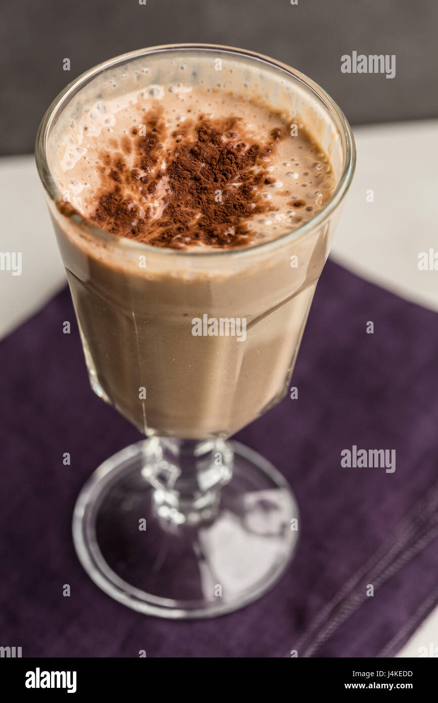 Latte de champignons dans un verre Banque D'Images
