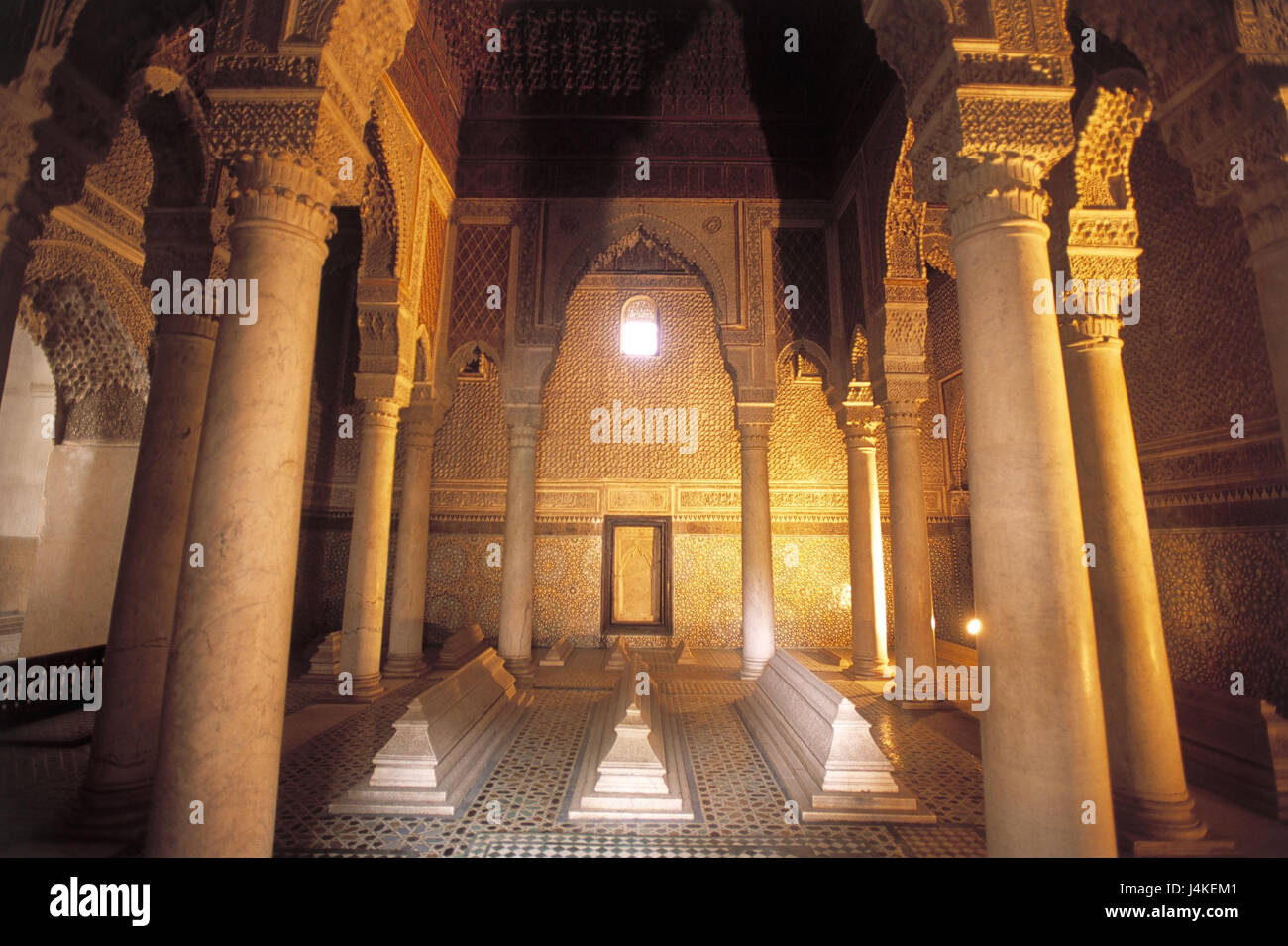 Le Maroc, Marrakech, d'un mausolée, d'arches, ronde, Saaditengräber Saaditen design d'intérieur, de l'Afrique, Saadier, tombeaux Saadiens, Tobeaux des tombeaux, tombeau de la construction, de l'architecture, la culture, le style architectural, point d'intérêt, à l'intérieur Banque D'Images