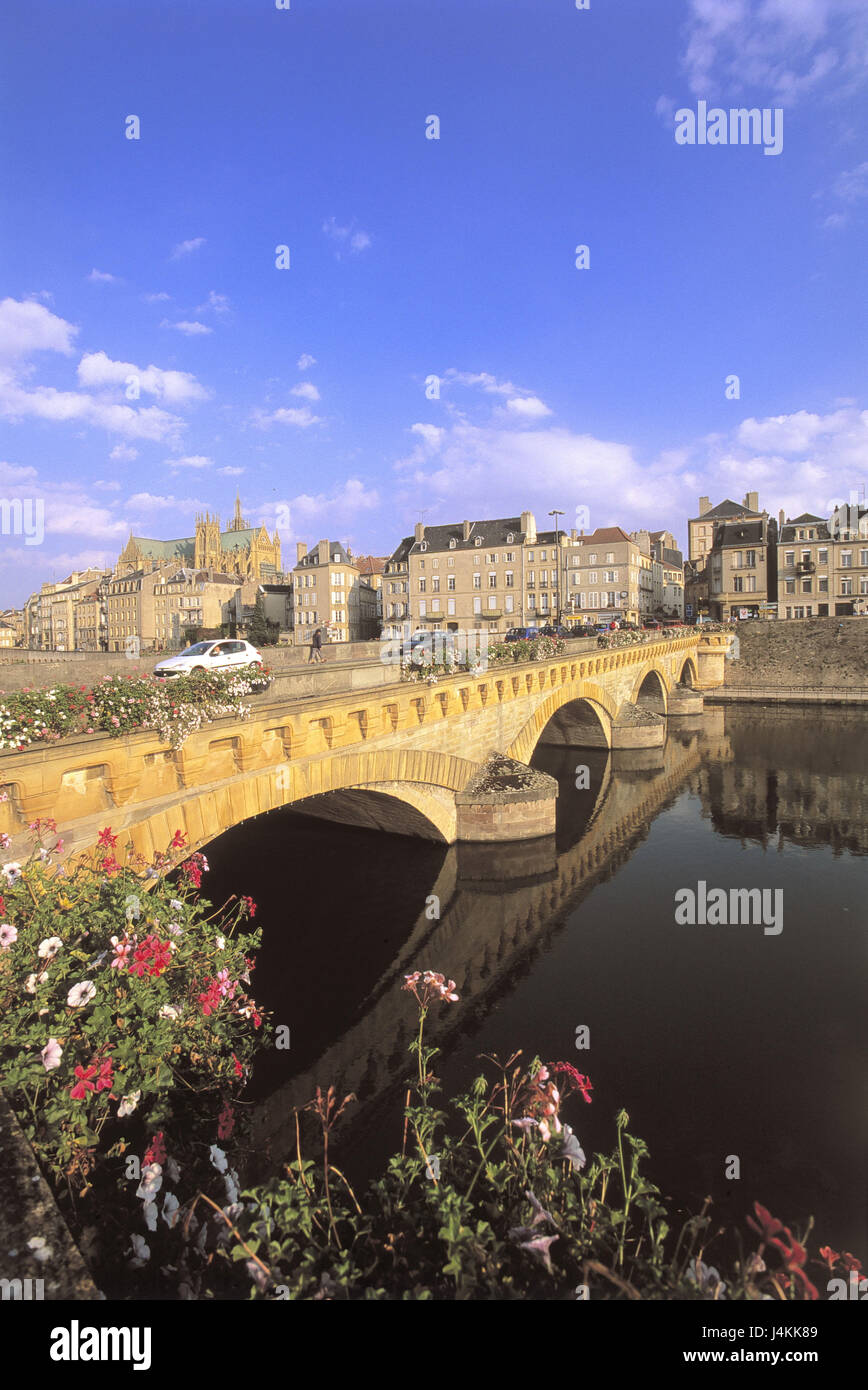 France, Lorraine, Metz, vue sur ville, Moyen Pont, TRAFFIC Europe, Lorraine, Ville, vue, paysage urbain, pont, ligne de maison, terrasse, cathédrale, St Etienne, détail, rivière, la Moselle Banque D'Images