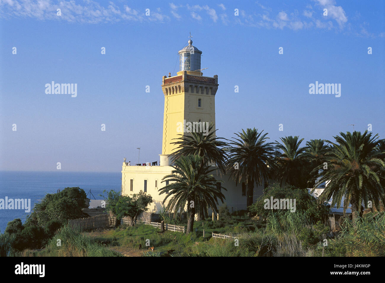Au Maroc, le Souk Khemis Anjra du phare, Nordwestafrika, coast, palmiers, tour, Beacon, caractère, navigation sur la mer, de la conception, de navigation, d'orientation, orientation, aide à la navigation, la navigation Banque D'Images