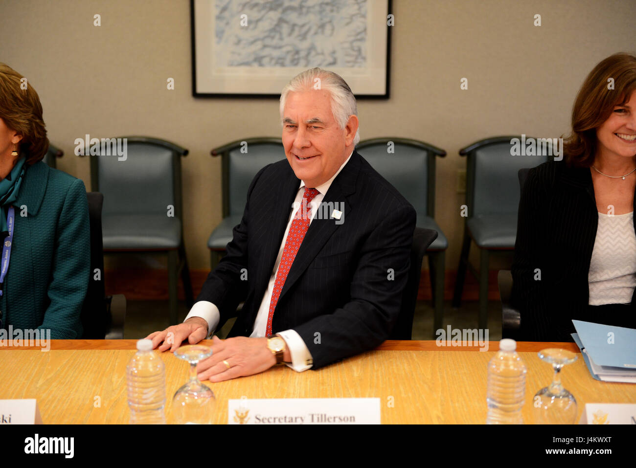 La secrétaire d'État des États-Unis, Rex Tillerson lors de la 10e Réunion ministérielle du Conseil de l'Arctique le 11 mai 2017 à Fairbanks, en Alaska. Banque D'Images