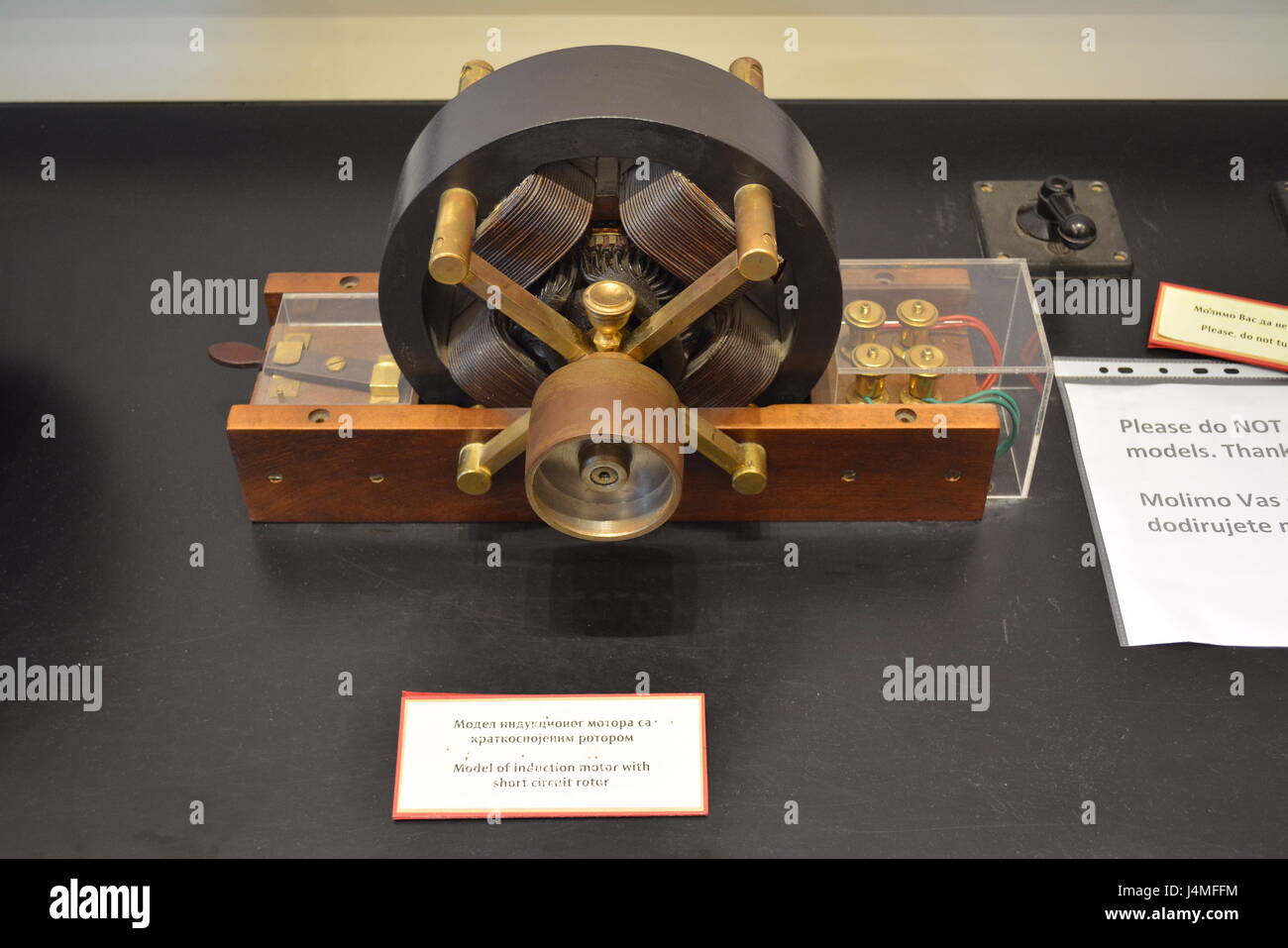 Tesla motor Banque de photographies et d'images à haute résolution - Alamy