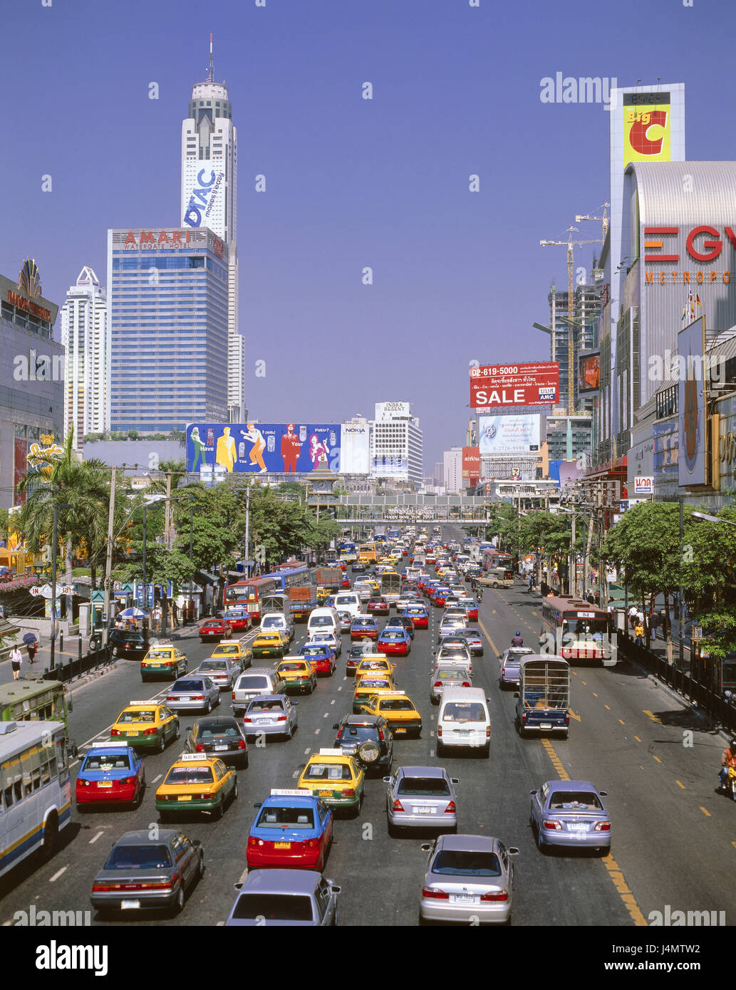 Thaïlande, Bangkok, Siam Square, l'avenue Ratchaprarop, trafic ville Asie, Asie du Sud-Est, Prades, Thai Muang Thai, Krung Thep, ville, capitale, centre-ville, partie de la ville, rue, trafic, trafic, le trafic élevé montant, des tours Banque D'Images