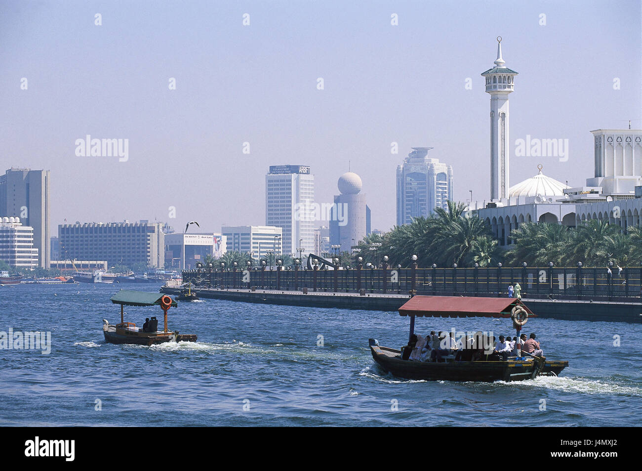 Emirats Arabes Unis, Dubai, Dubai Creek, taxi est, avant bottes le Proche-Orient, le Moyen-Orient, dans la péninsule arabique, l'Arabie, VAE, Emirats arabes de l'émirat, ÉMIRATS ARABES UNIS, émirat, sheikdom, ville, capitale, de la ville de Deira, l'eau, d'Al-Khor, bras, taxi, taxi de l'eau, bateau, Abra Abra, voyage, transport Banque D'Images