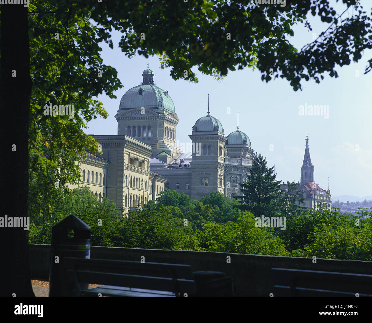 Suisse, Berne, le bâtiment du Bundestag, l'Europe, la ville, capitale, de la ville, d'un bâtiment, bâtiment du Parlement européen, bâtiment d'administration, arbres, tours, l'architecture, Banque D'Images