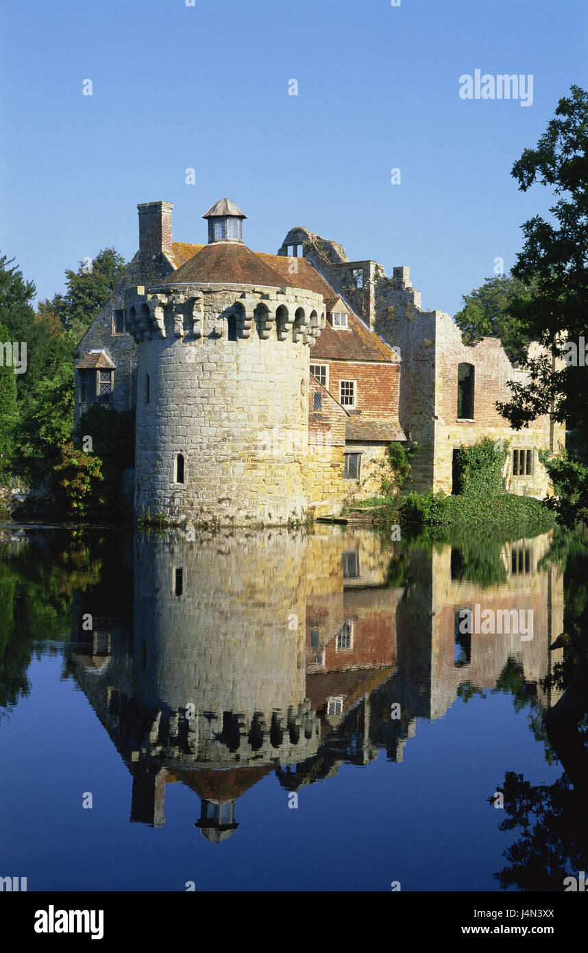 La Grande-Bretagne, l'Angleterre, le Kent, le château de Scotney, le clonage, la surface de l'eau, Banque D'Images