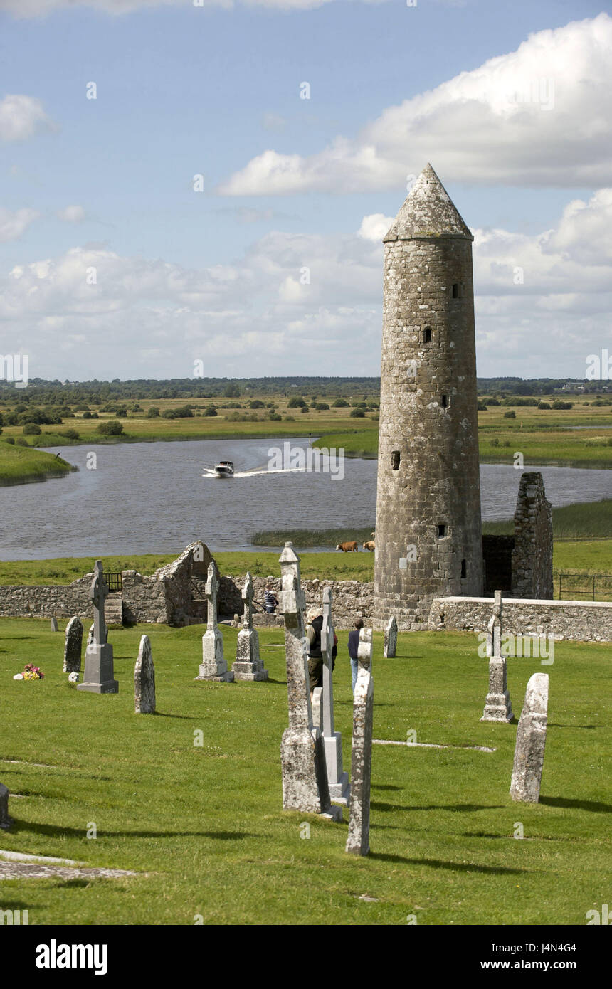 L'Irlande, Leinster, County Offaly, Clonmacnoise, cimetière, tour ronde, Banque D'Images