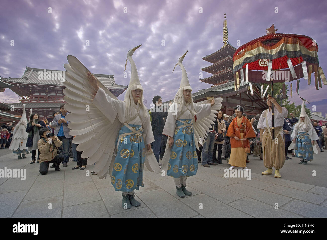 Japon, Tokyo, festival Jidai, le modèle ne libération, l'Asie, l'Asie orientale, d'Asie, personne, de la culture, des vêtements, de la tradition, de l'extérieur, les touristes, les temples, cloudies, aile, Banque D'Images