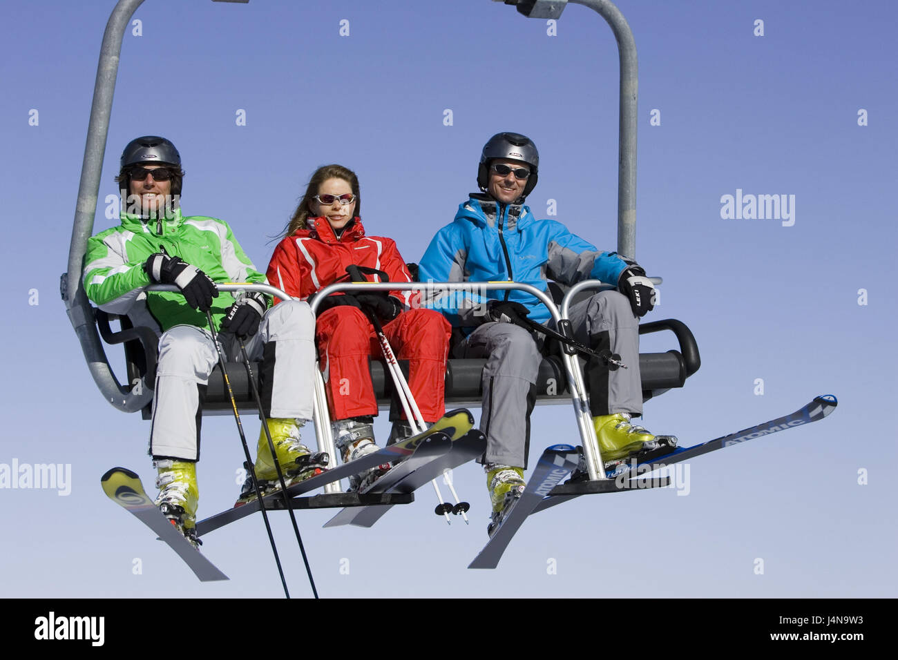 Autriche, Tyrol, Zell, skieur, s'asseoir, fauteuil ascenseur extérieur, Banque D'Images