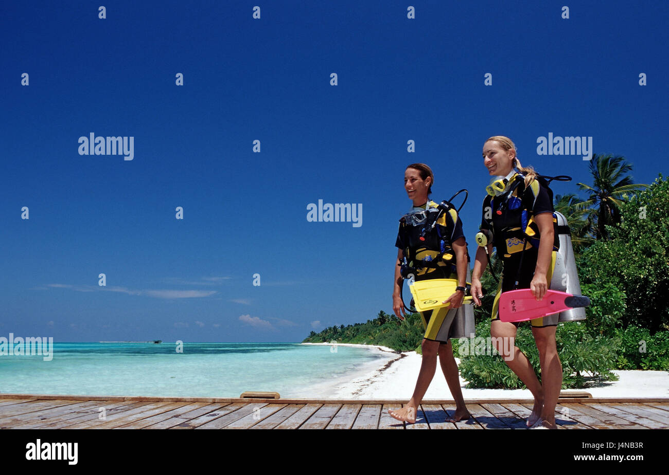 Les Maldives, plage, bridge, touristique, de l'équipement de plongée, Banque D'Images