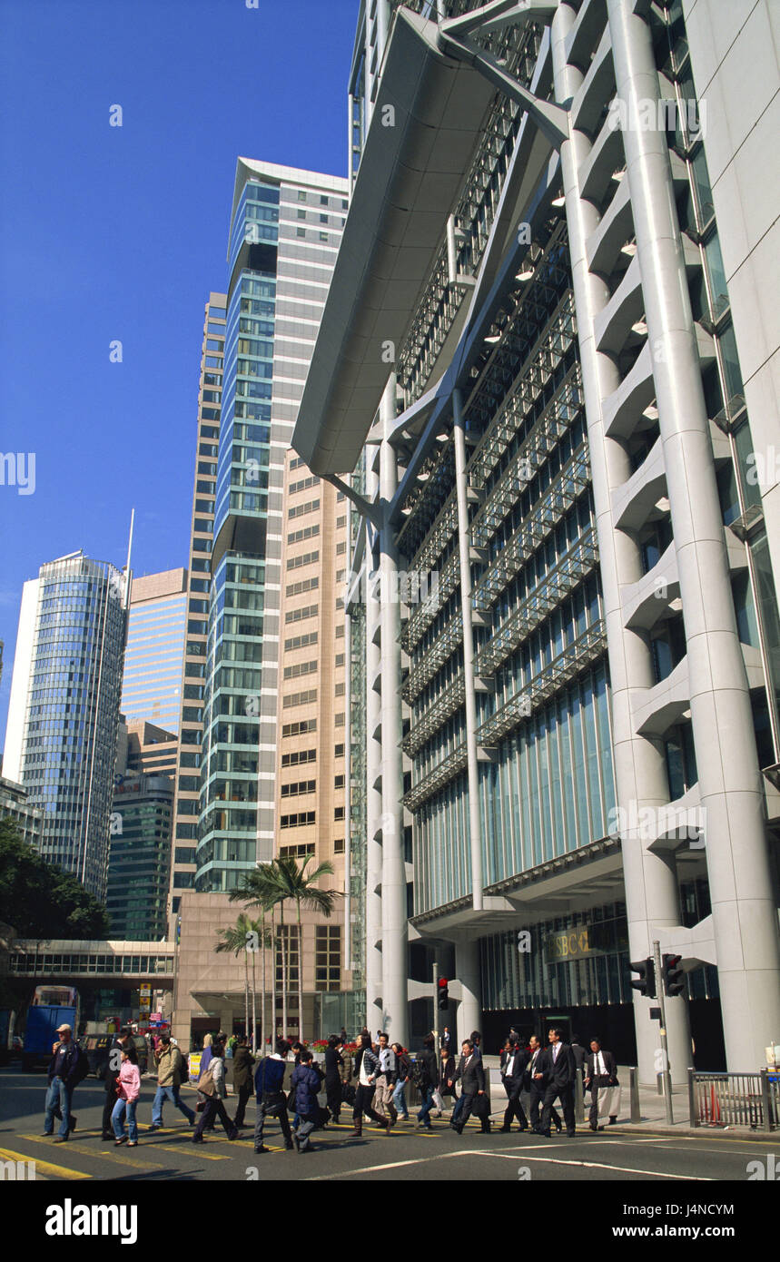 La Chine, Hong Kong, Islande, Central District, Queen's Road, scène de rue, passant, Asie, Hong Kong, ville, ville, ville cosmopolite, Metropolis, vue sur ville, quartier central, la construction, les maisons, les habitations, les immeubles de bureaux, des zèbres, des passages pour piétons, rue's Crossing, personne, de piétons, de croix, de HSBC, gondolé, Banque D'Images