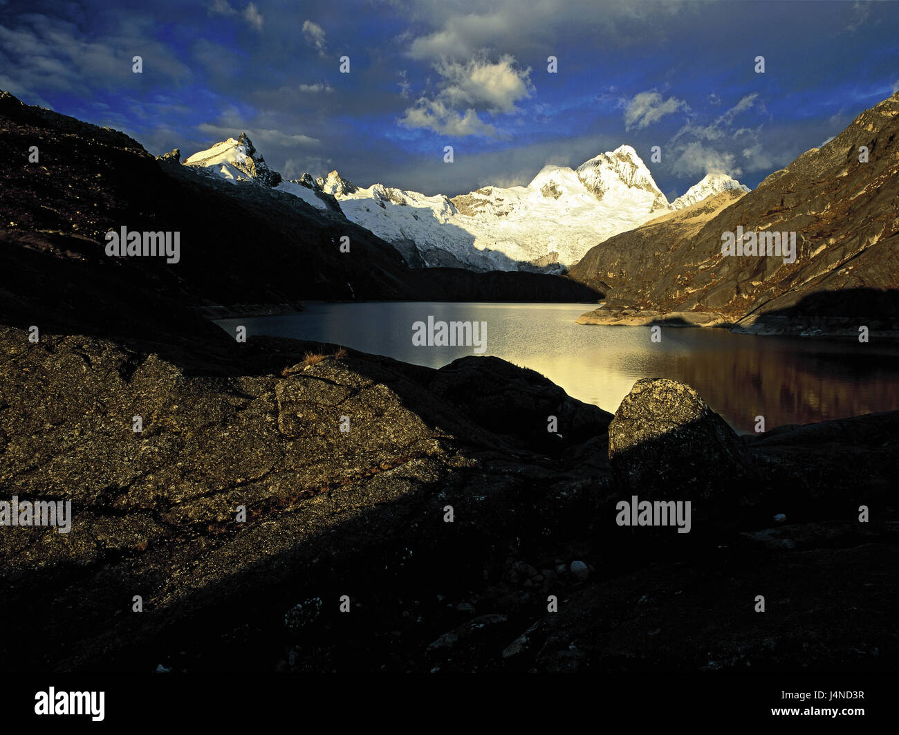 Le Pérou, la Cordillera Blanca, Montagnes, Lac, paysage, montagne soirée tuning Banque D'Images