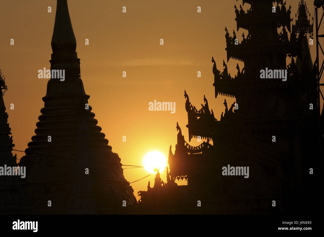 Silhouette, Shwedagon pagoda, tours, lumière du soir, Rangoon, Myanmar, Banque D'Images