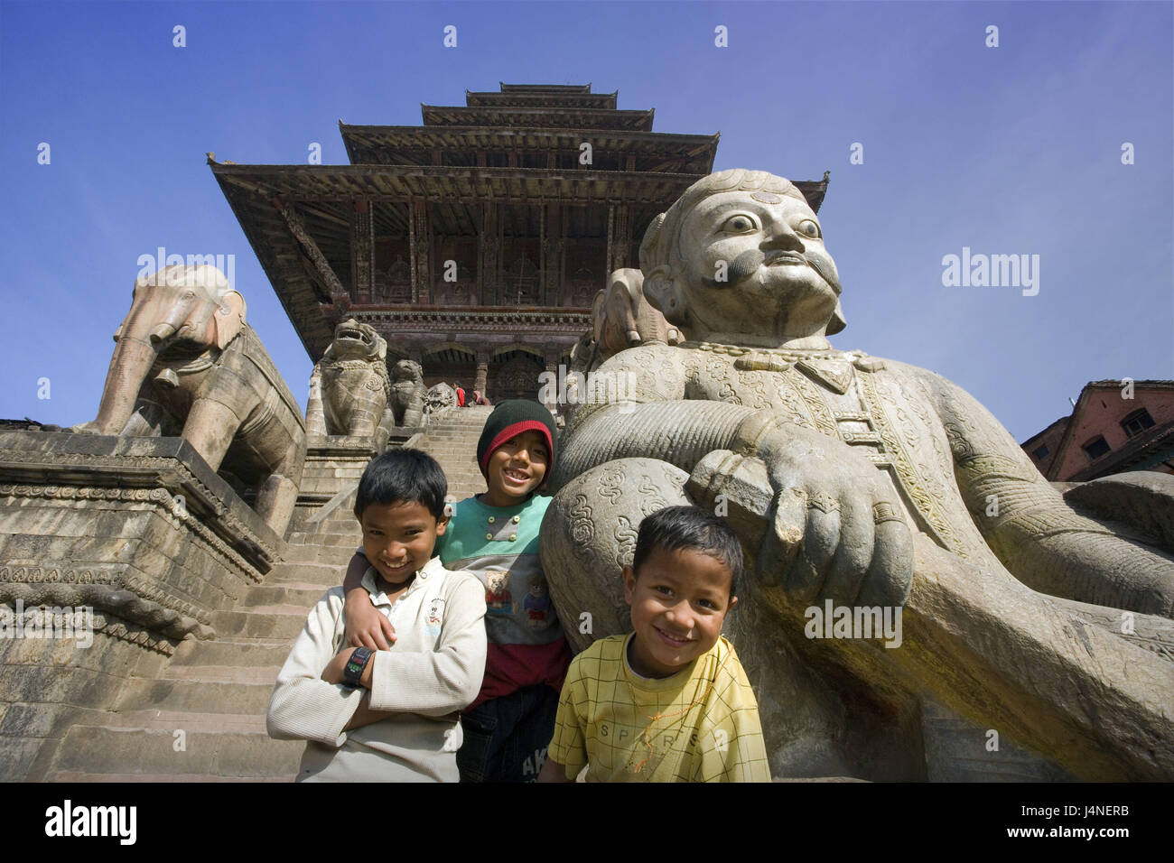 Le Népal, Bhaktapur, Taumadhi Tole, temple, touristiques, Banque D'Images