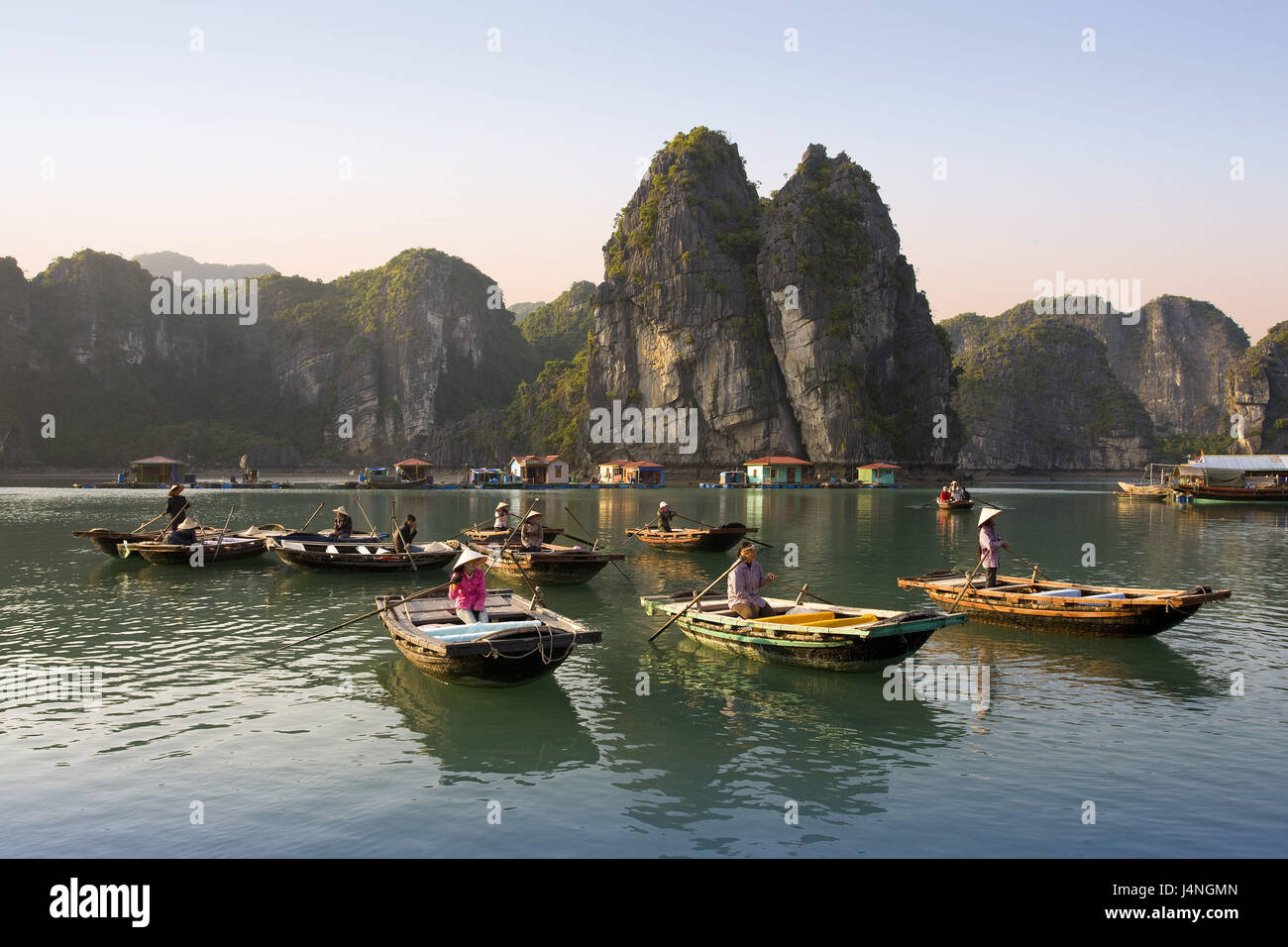 Vietnam, la baie d'Halong, rock, bottes, Banque D'Images