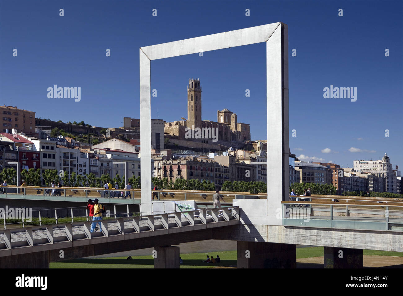 L'Espagne, la Catalogne, Lleida, vue sur la ville, la cathédrale La Seu, flux Segre, pont, détail, piéton, Banque D'Images