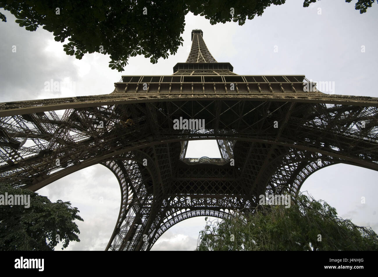 France, Paris, Tour Eiffel, à partir de la ci-dessous, Banque D'Images