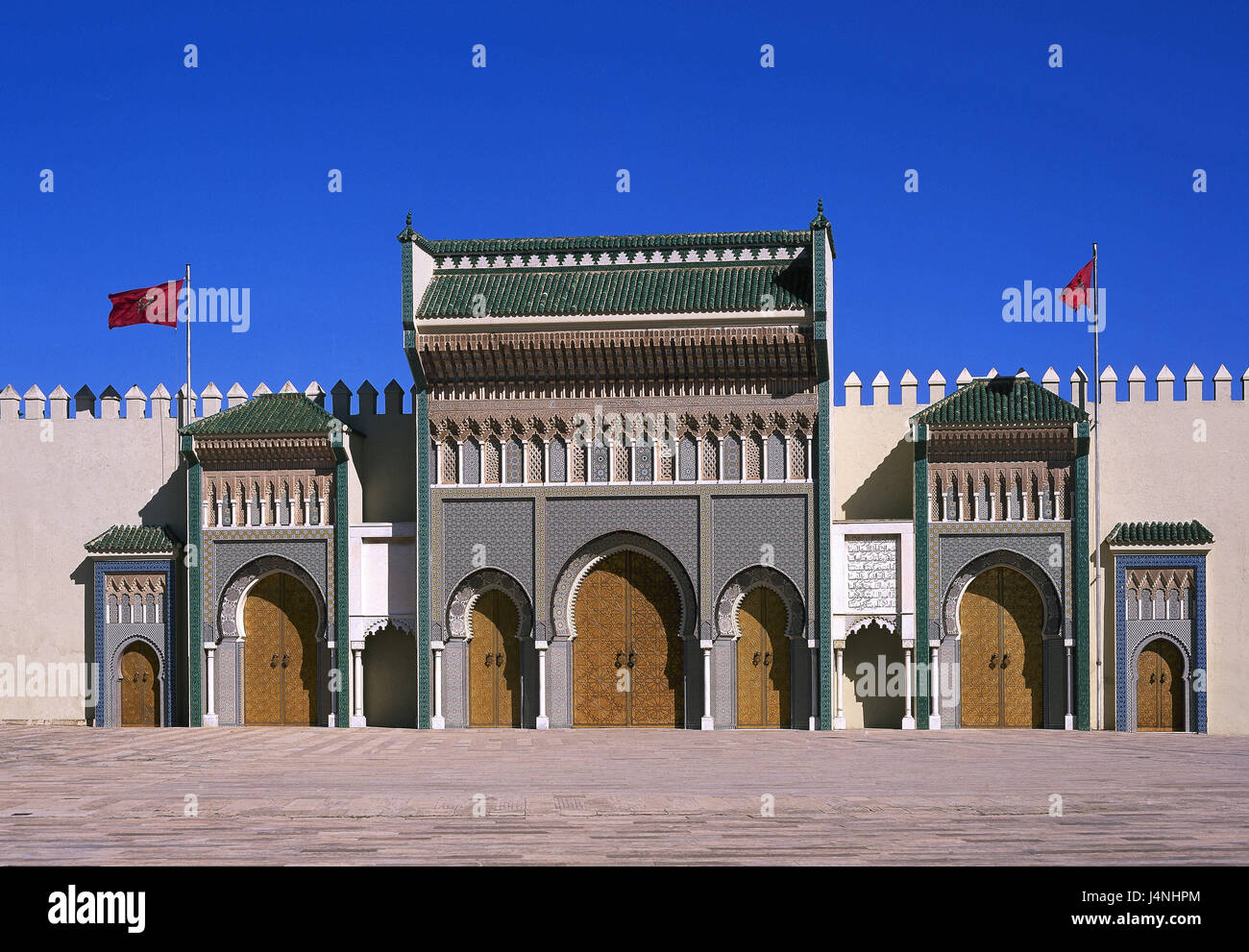 Maroc, Fès, king's Palace, Maroc, palais du roi, El Makhzen, Afrique, Afrique du Nord, Fès, ville, immeuble, Palace, Palace, à l'extérieur, muraille, gate, buts, portes, d'entrée, fermé, drapeaux, point d'intérêt, vue, Banque D'Images