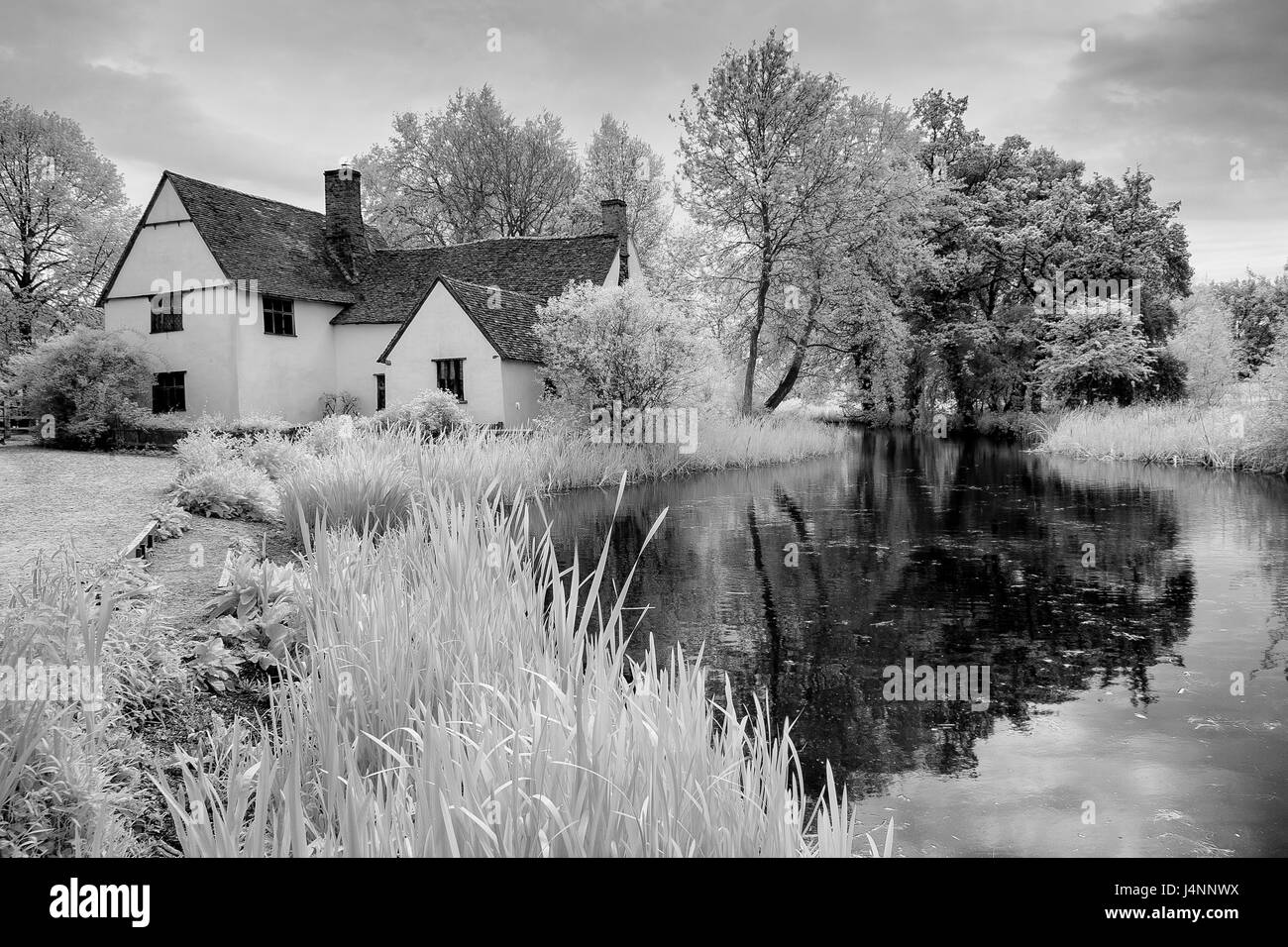 L'infrarouge noir et blanc photo de Willie Lott's Cottage dans le pays de Constable Banque D'Images