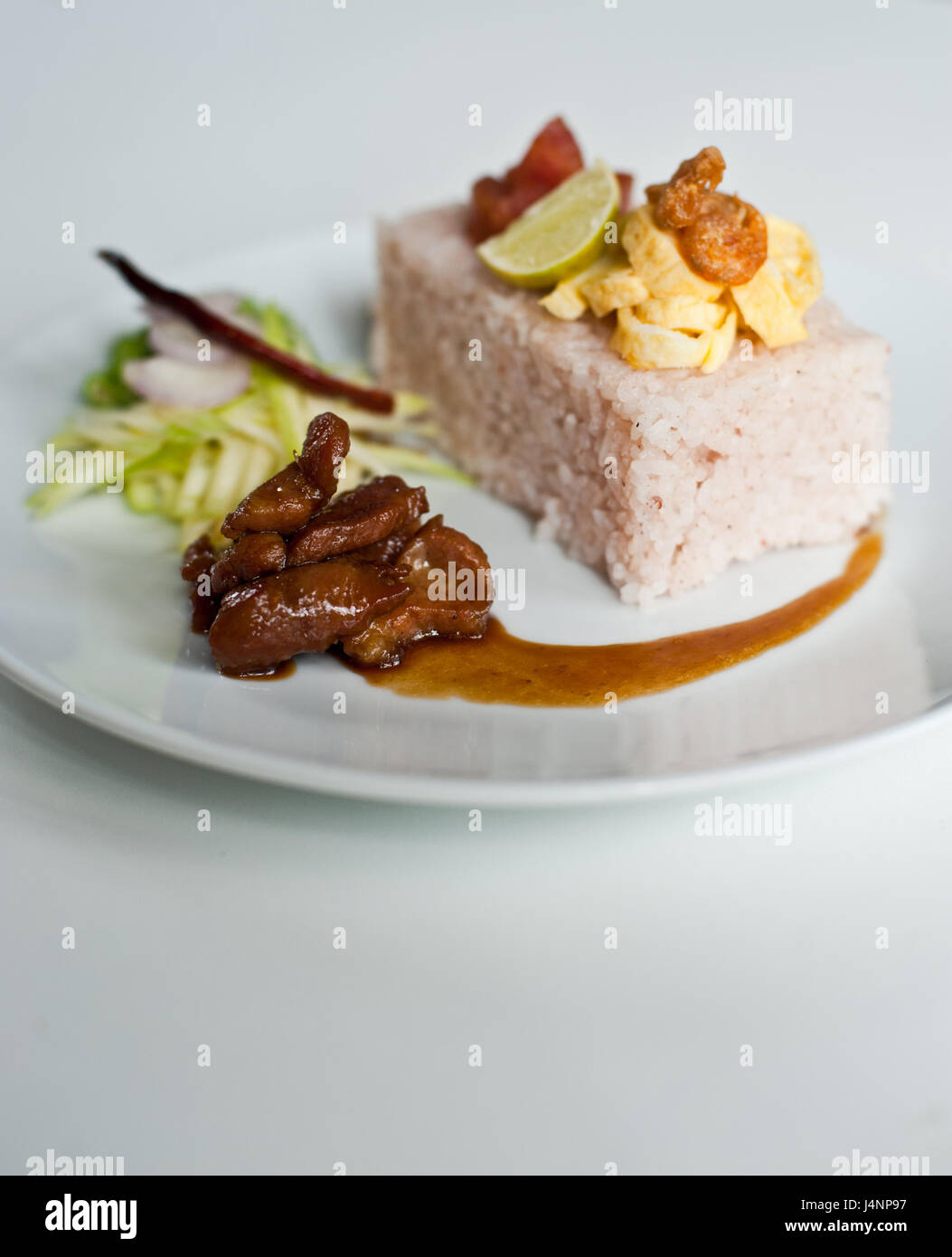 Riz frit mélangé avec la pâte de crevettes (Kao Cluk Pi Ka), Thai style alimentaire Banque D'Images