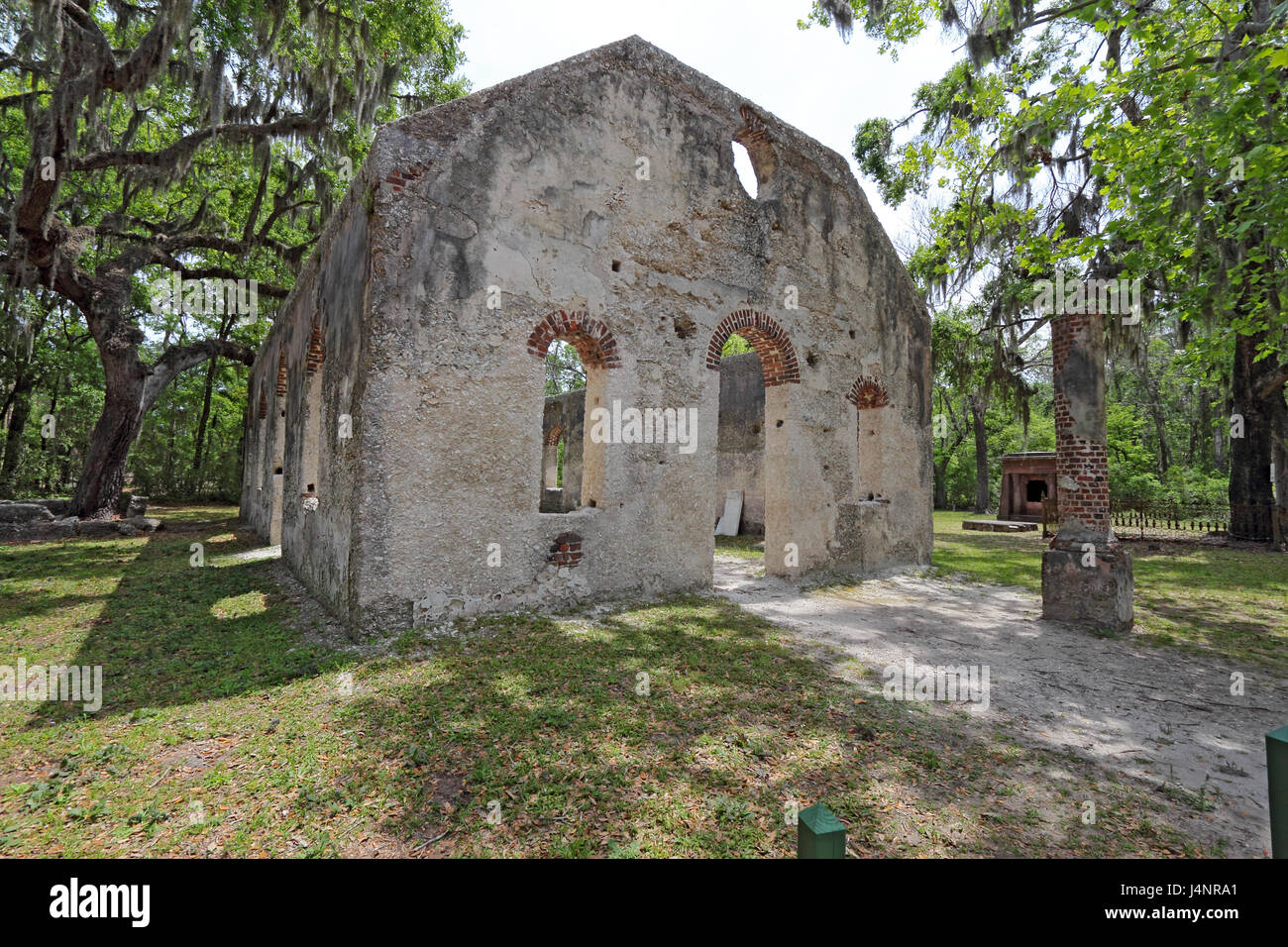 Mur Tabby ruines de la chapelle de la facilité de Saint Helenas Episcopal Church à Saint Helena Island dans le comté de Beaufort, Caroline du Sud Banque D'Images