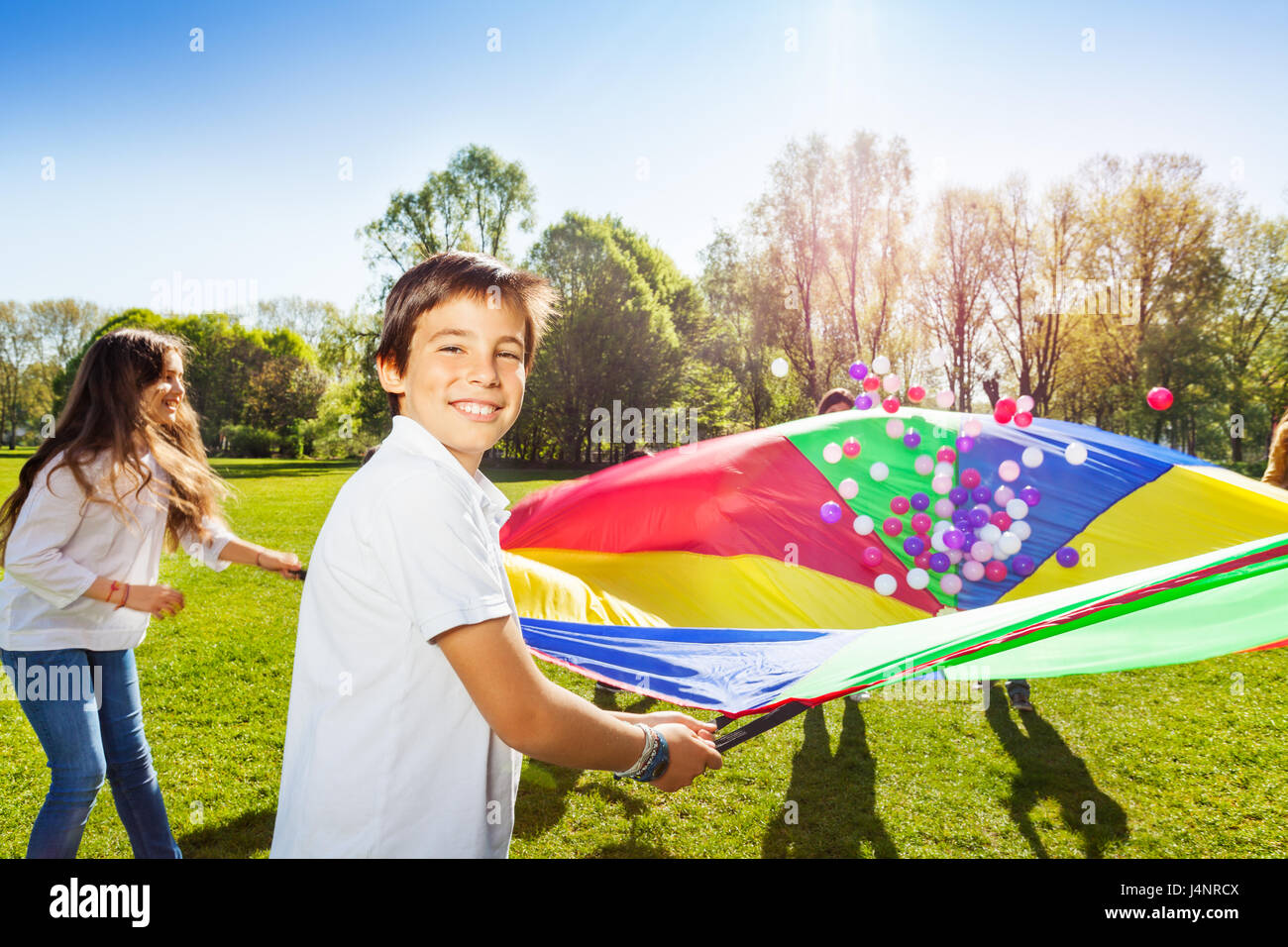 Parachute Arc-en-Ciel Pour Enfants – Jeu Coopératif Géant 1m, Idéal Pour Maternelle, Anniversaire Et Activités Plein Air !