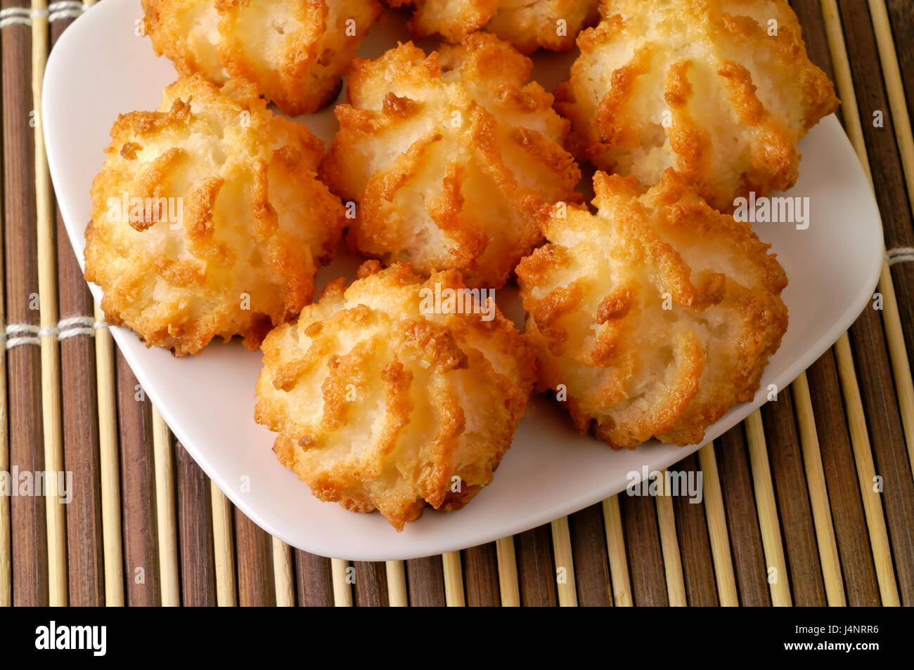 Cookies Noix de coco dans un plat (2) Banque D'Images