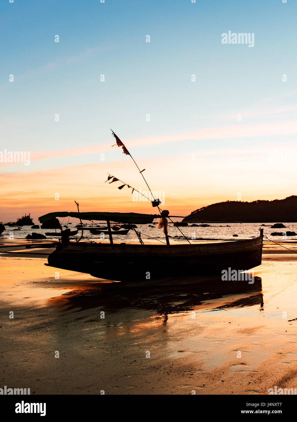 Stock Photo - coucher de soleil à la plage de Ngapali en Birmanie Myanmar Banque D'Images