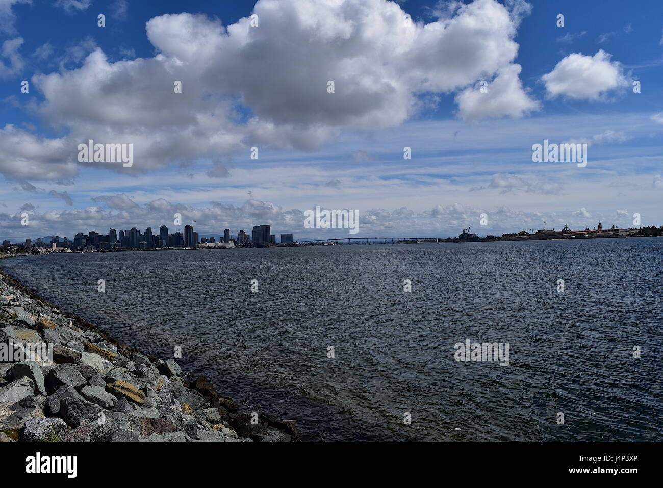 Nuages sur la baie de San Diego Banque D'Images