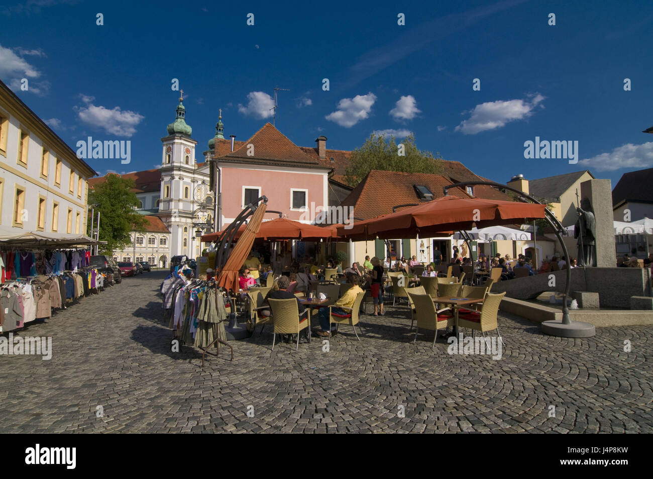 L'église, marché, restaurant, rue de la forêt de Bavière, Allemagne, aces, Banque D'Images