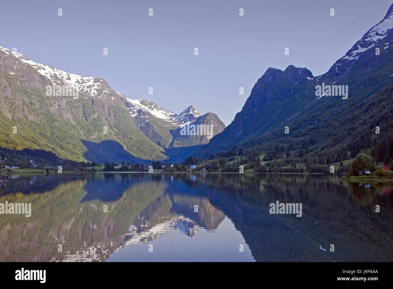 La Norvège, Sogn og Fjordane, Oldevatnet, lac, paysage, Banque D'Images