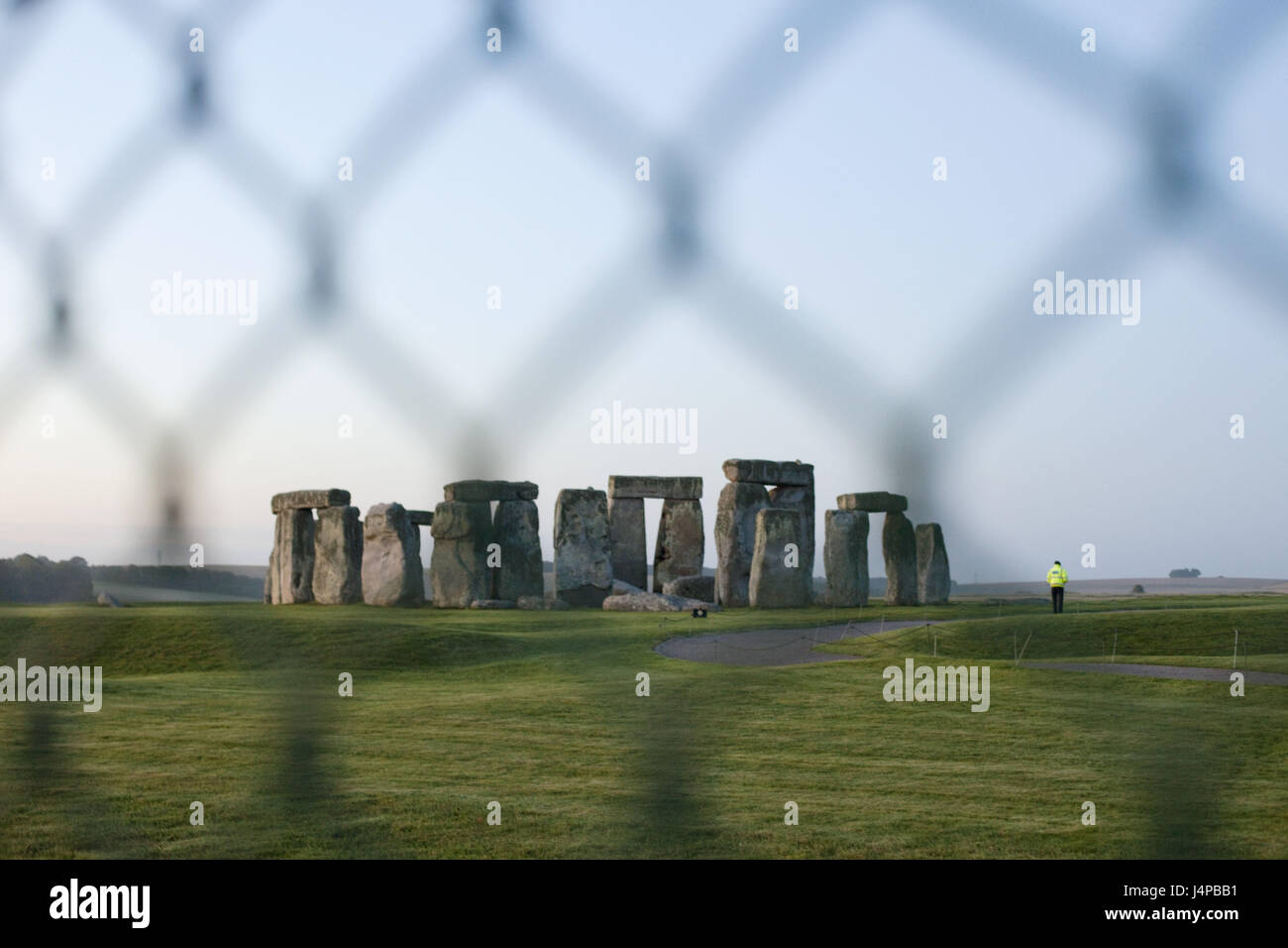 La Grande-Bretagne, l'Angleterre, dans le Wiltshire, Stonehenge, clôture, flou, le modèle ne libération, Banque D'Images